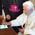 pope_socialnetworks pope social media